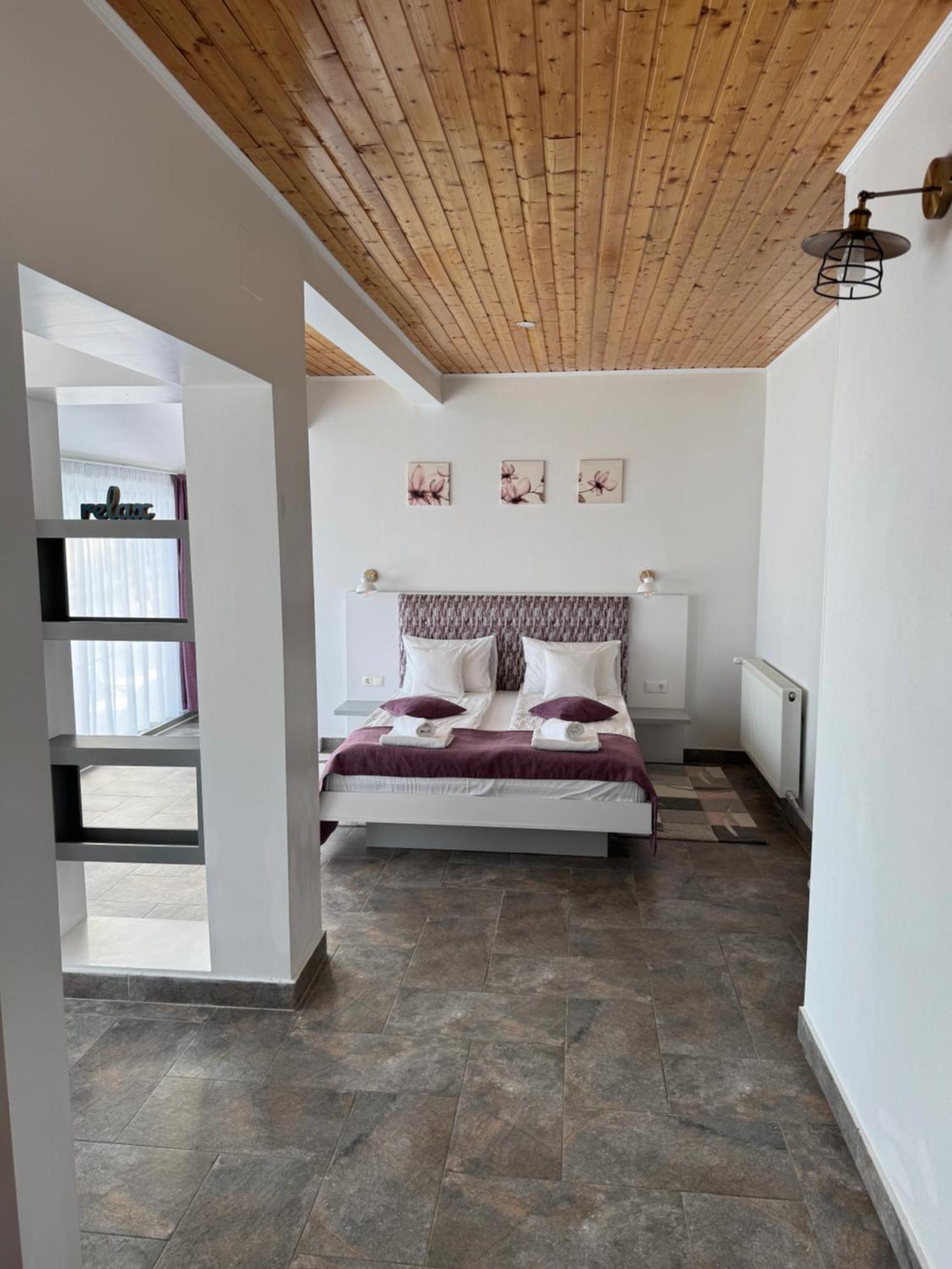 Red Family Apartments Пелтініш Номер фото